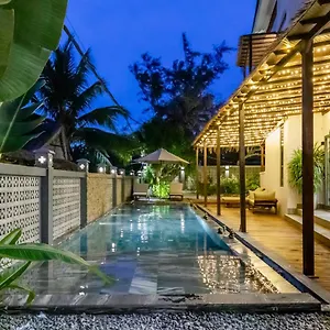 Hotel The Watermark Beachside
